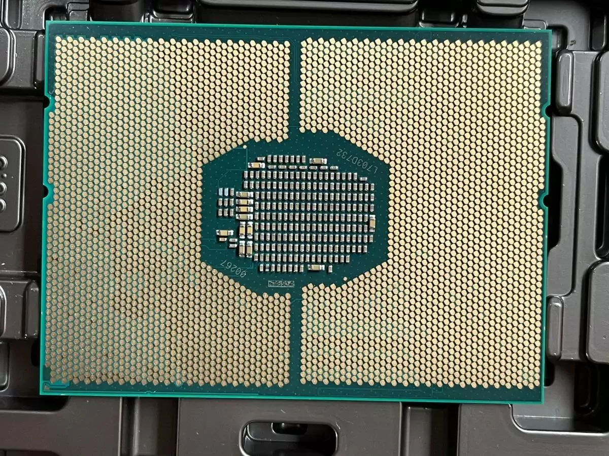 تصویر سی پی یو سرور Intel Xeon Silver 4110